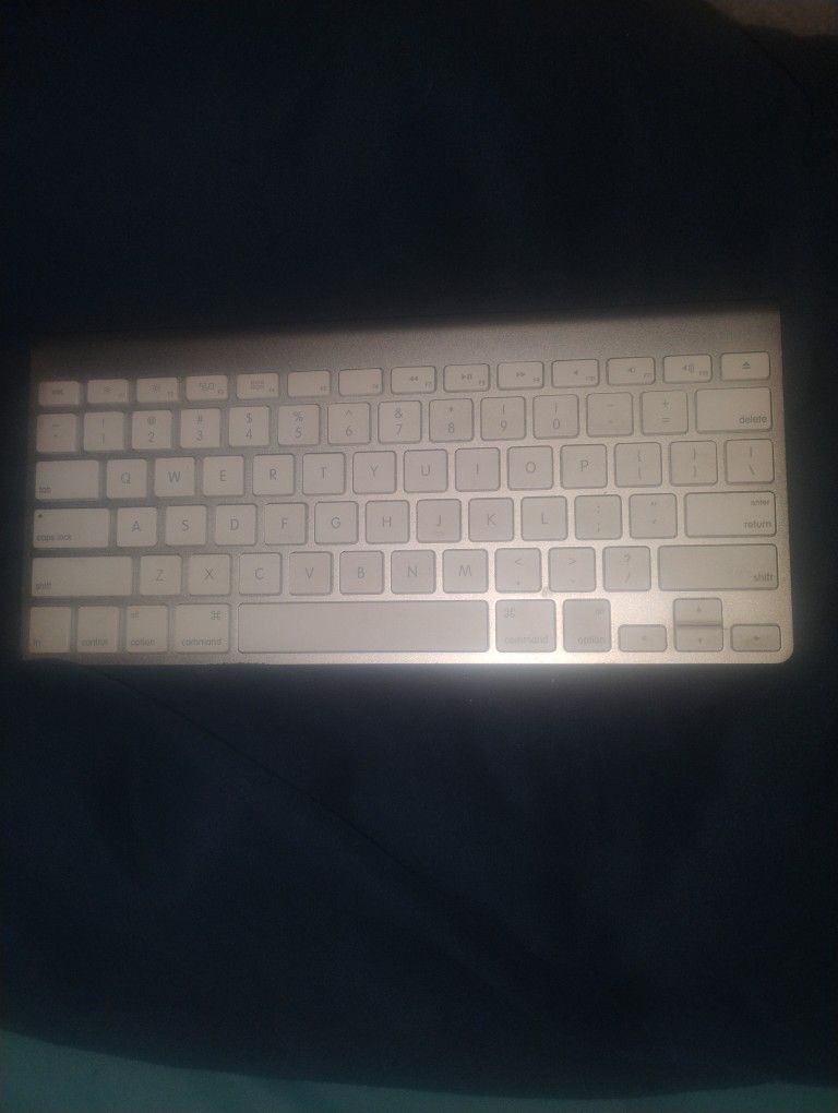 Apple Keyboard