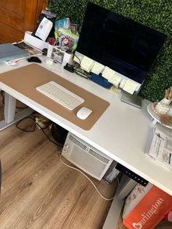 Staples stand up desk new
