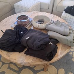 let of Nike Hoodie And Pants and Hollister  size L any offer 