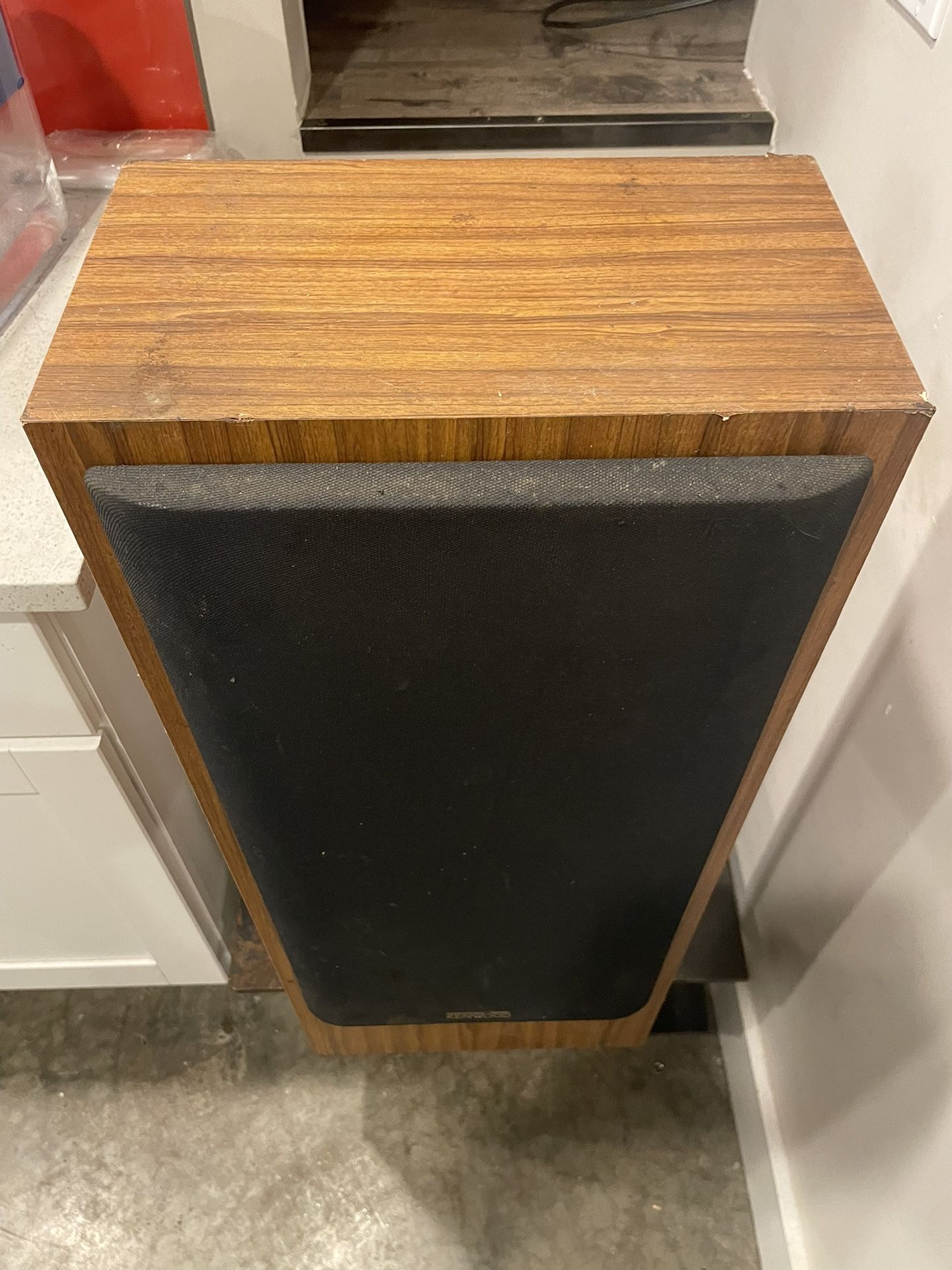 (1) Kenwood Speaker model JL-601 | Wood Grain Vinyl Cabin