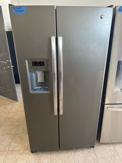 GE Slate Steel Refrigerator W Ice & Water