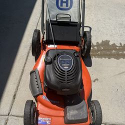 Husqvarna 22” Self-Propelled Lawn Mower – Front Wheel Drive