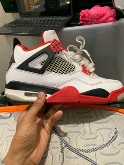 Jordan 4s