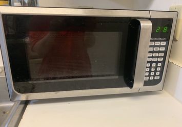 Hamilton Beach High Powered Microwave - Like New 
