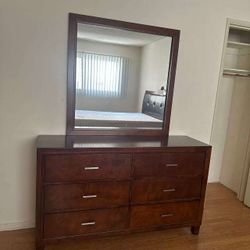 Used Dresser With Mirror 