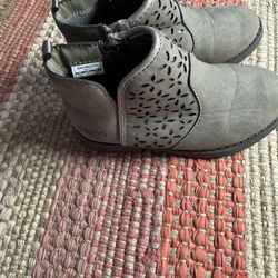 OshKosh B’gosh Girls Estell Ankle Boots w/ Zipper, Taupe, Toddler Size 9M