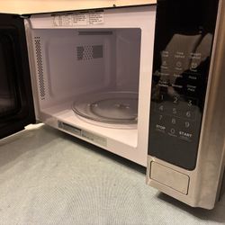 Black+Decker Digital Microwave