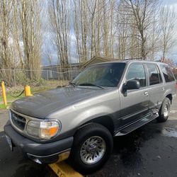 1999 Ford Explorer