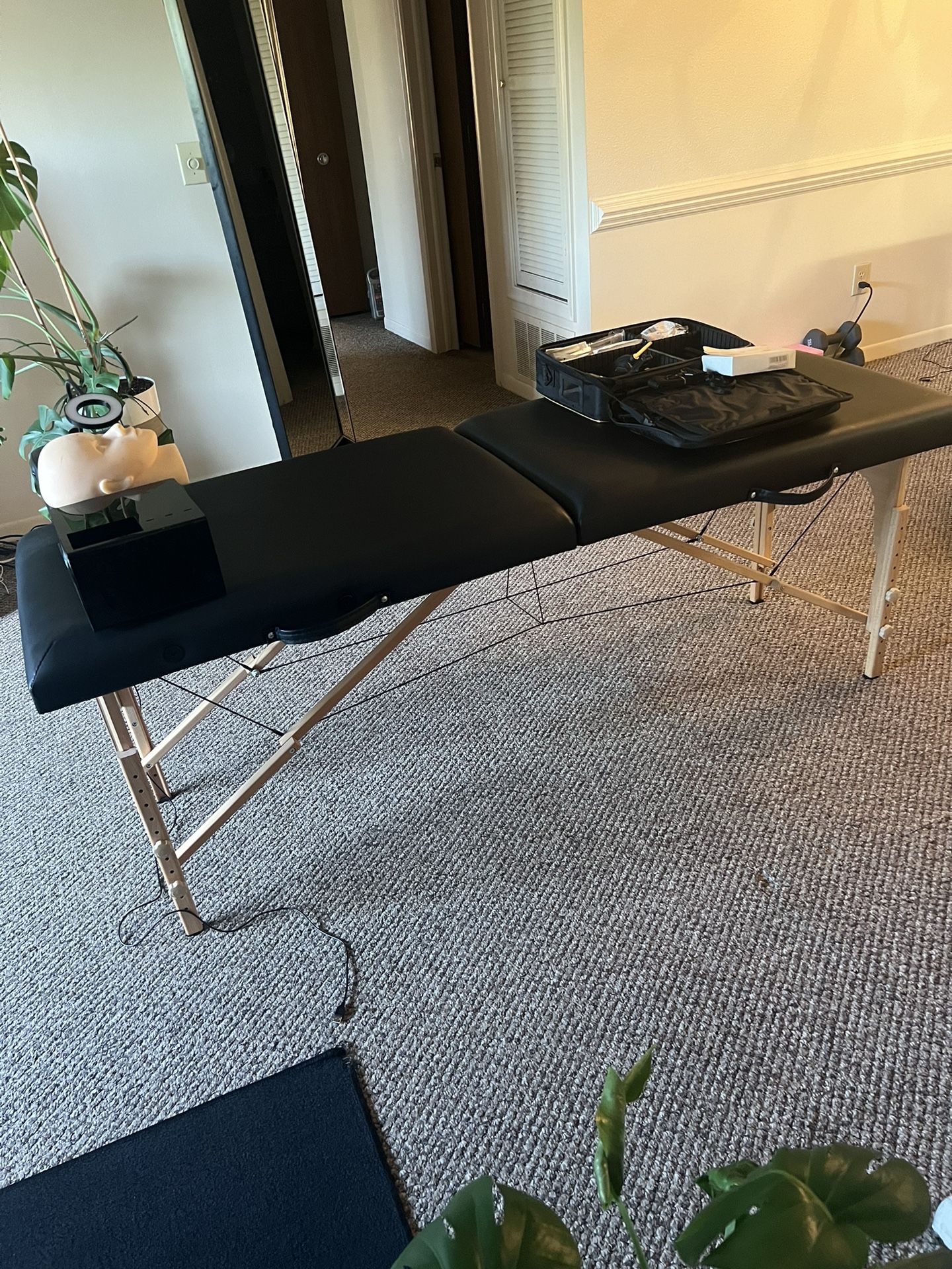 Portable Lashing Bed With Lashing Supplies