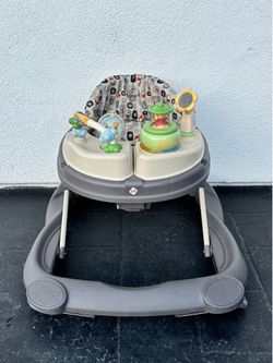 PRACTICALLY NEW VINTAGE DISNEY WINNIE THE POOH BABY WALKER