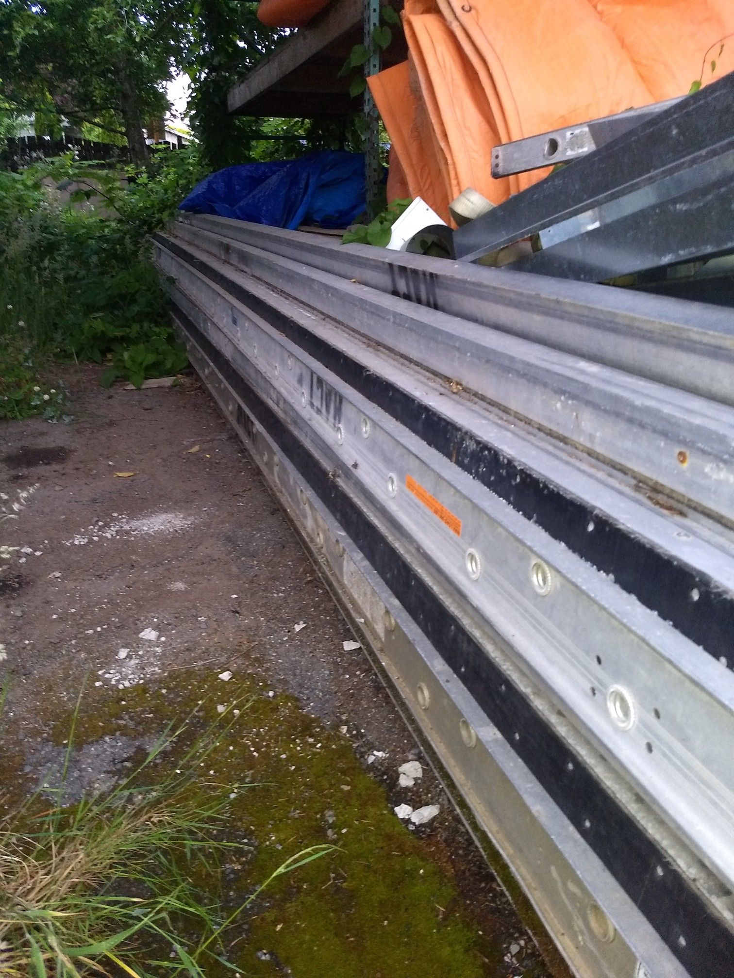 Aluminium pump jack scaffolding planks 20 foot and poles for Sale in