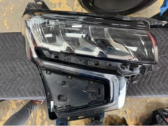 2021-25 TAHOE - SUBURBAN Right Headlight Passenger Side   Part # (contact info removed)9