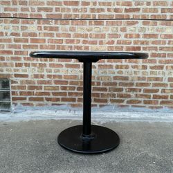 Oak wood round table 