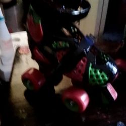 Roller skates 