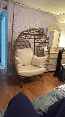 Wicker egg chair