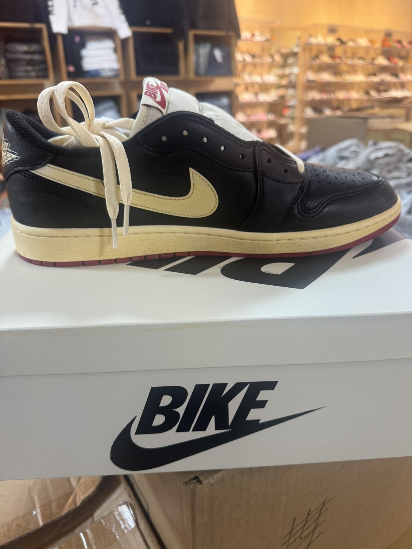 Air Jordan 1 Retro LW OG Nitro Clothing