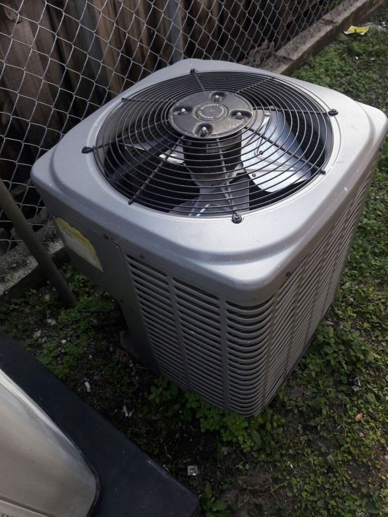 A/C Condenser Unit 2 tons R410a split system Coleman TCJD24S41S3A (2010)