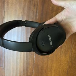 BOSE NOISE CANCELLING HEADPHONES 