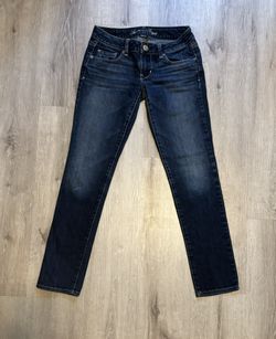 Women’s American Eagle Dark Wash Skinny Jeans 0 short