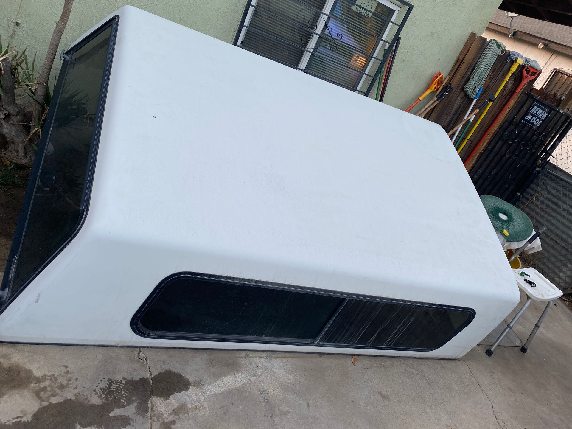 Camper shell