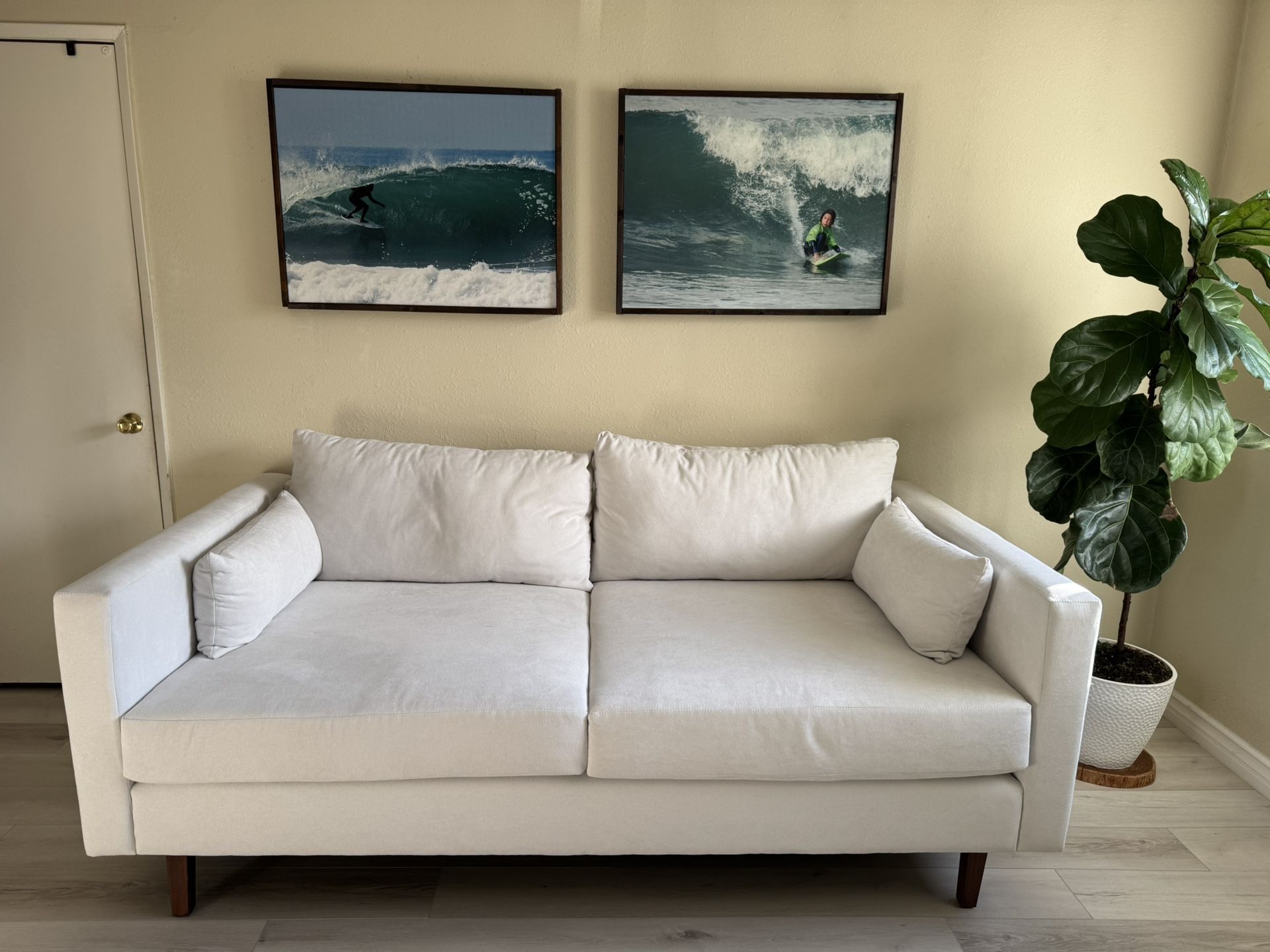 SOFA WHITE