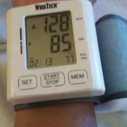 WRIST NLOOD PRESURE MONITOR HEALTH
