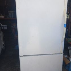Kenmore Refrigerator 