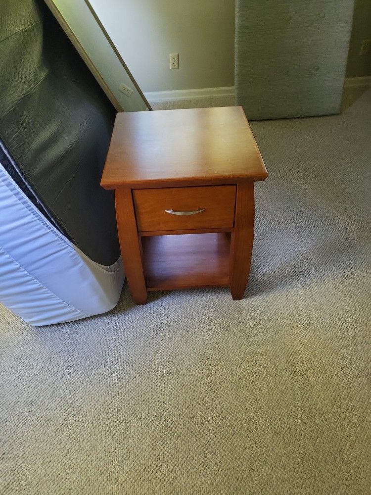 Solid Wood Queen Bedroom Set