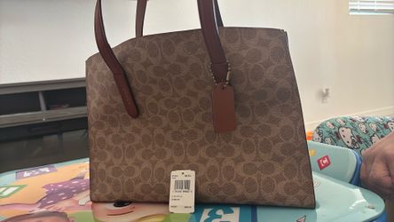 C O A C H Purse