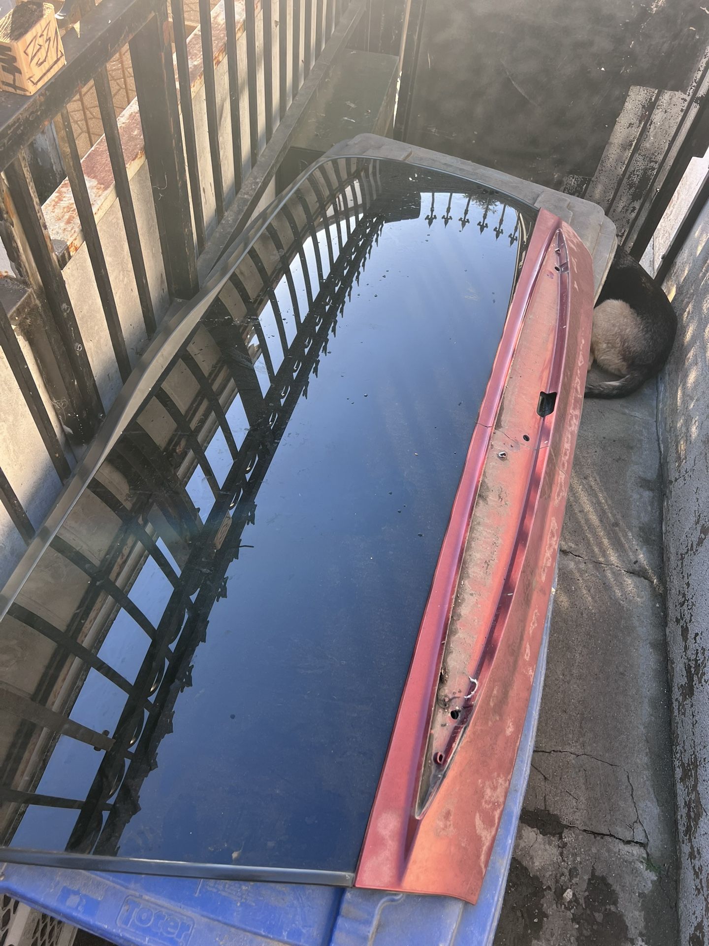 Cadillac Escalade Back Glass Tail Gate 2003- 2006