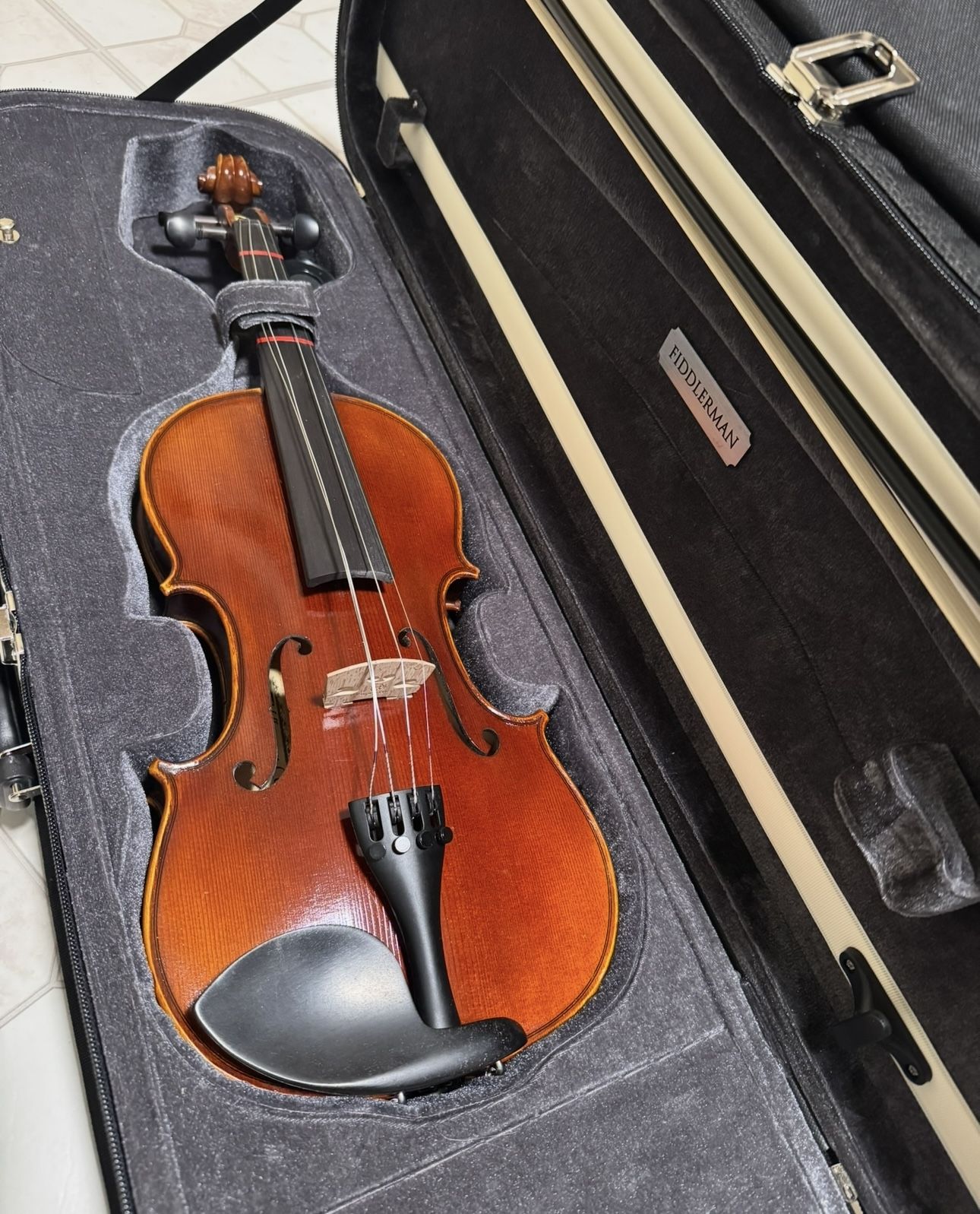 LIKE NEW Fiddlerman Violin (full size)