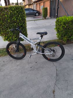 Mongoose aluminum bike