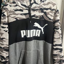 Puma Hoodie (Large)
