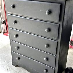 Gorgeous Solid Wood Black 5-Drawer Dresser! 🌺