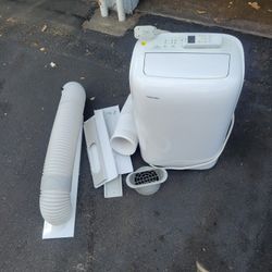 10,000 BTU SMART WI-FI PORTABLE AIR CONDITIONER AND DEHUMIDIFIER WITH REMOTE