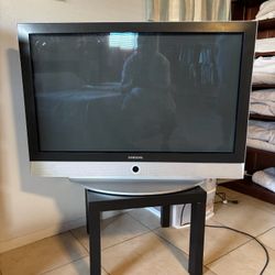 43" TV