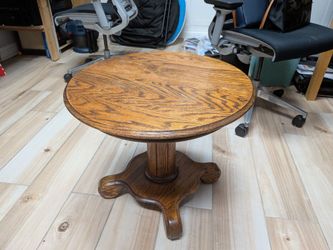 Great condition solid oak table