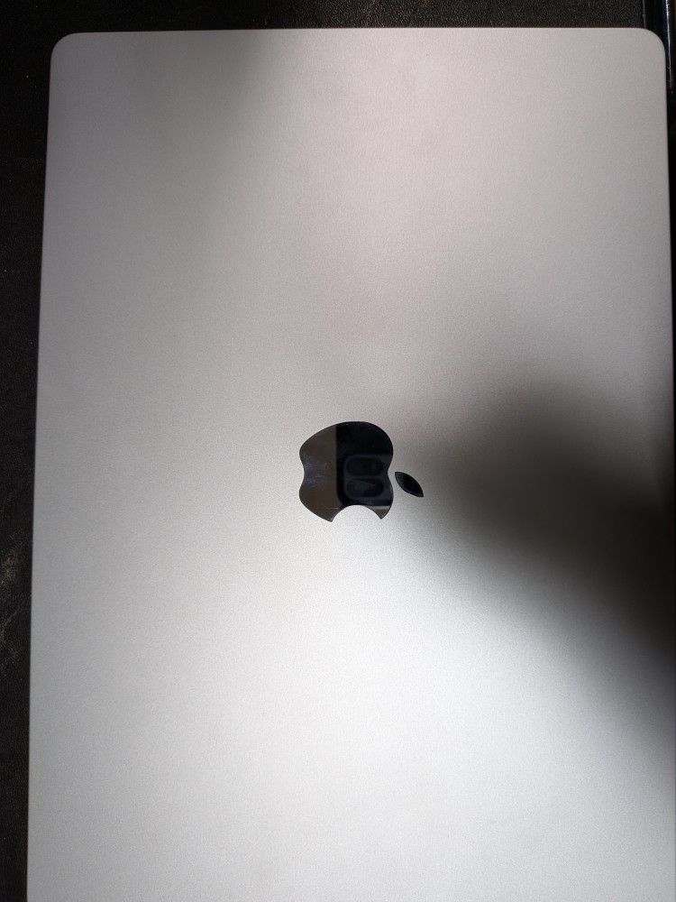 2025 Apple MacBook Air 15 inch M4 16GB Memory 256GB SSD Apple Warranty till 7/2026