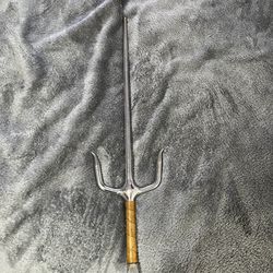 A singular Ninja sai