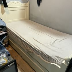  Twin Trundle Bed