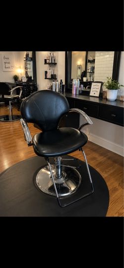 Salon/barber chair