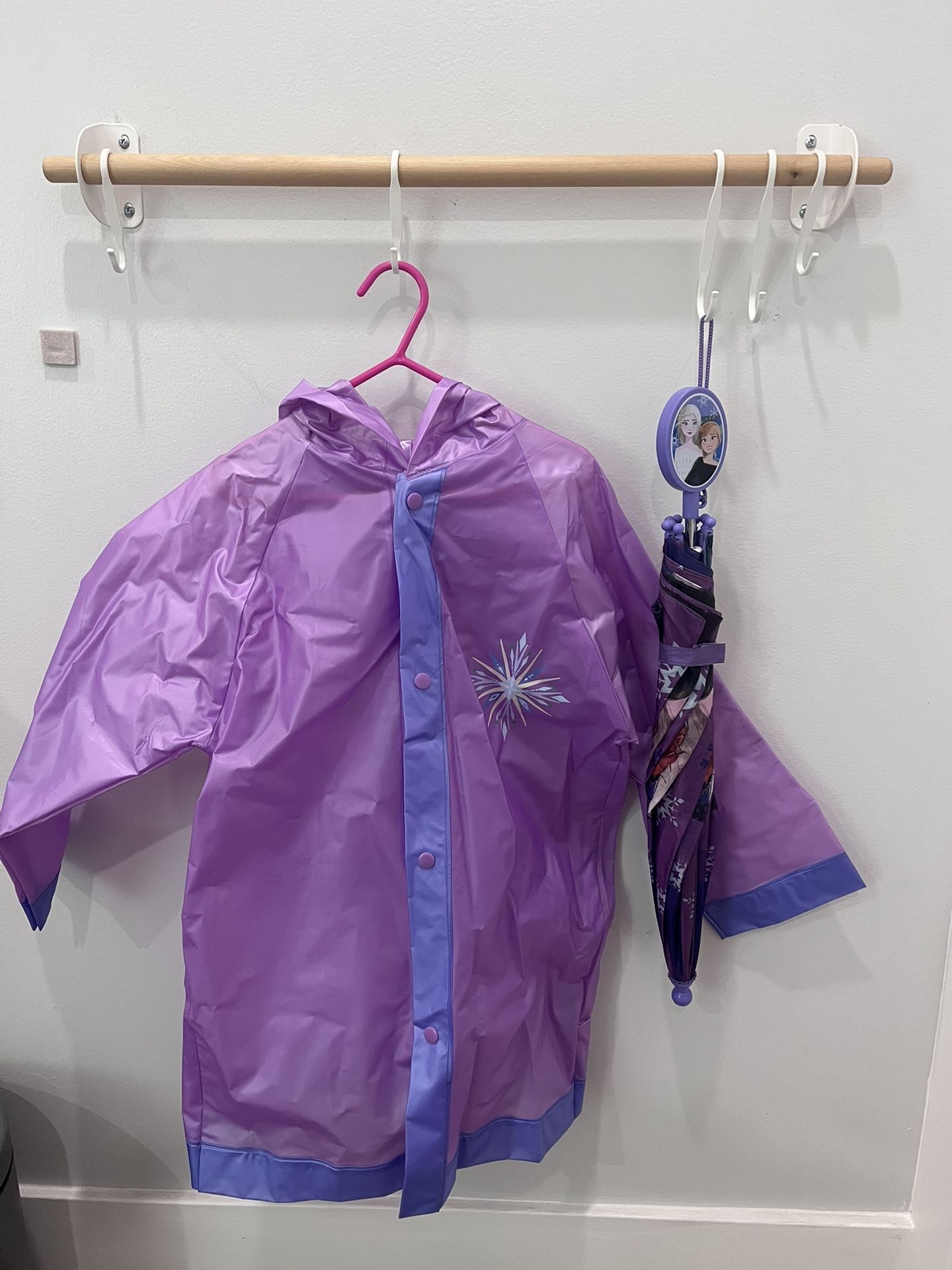 Frozen Elsa Raincoat And Umbrella Size Medium
