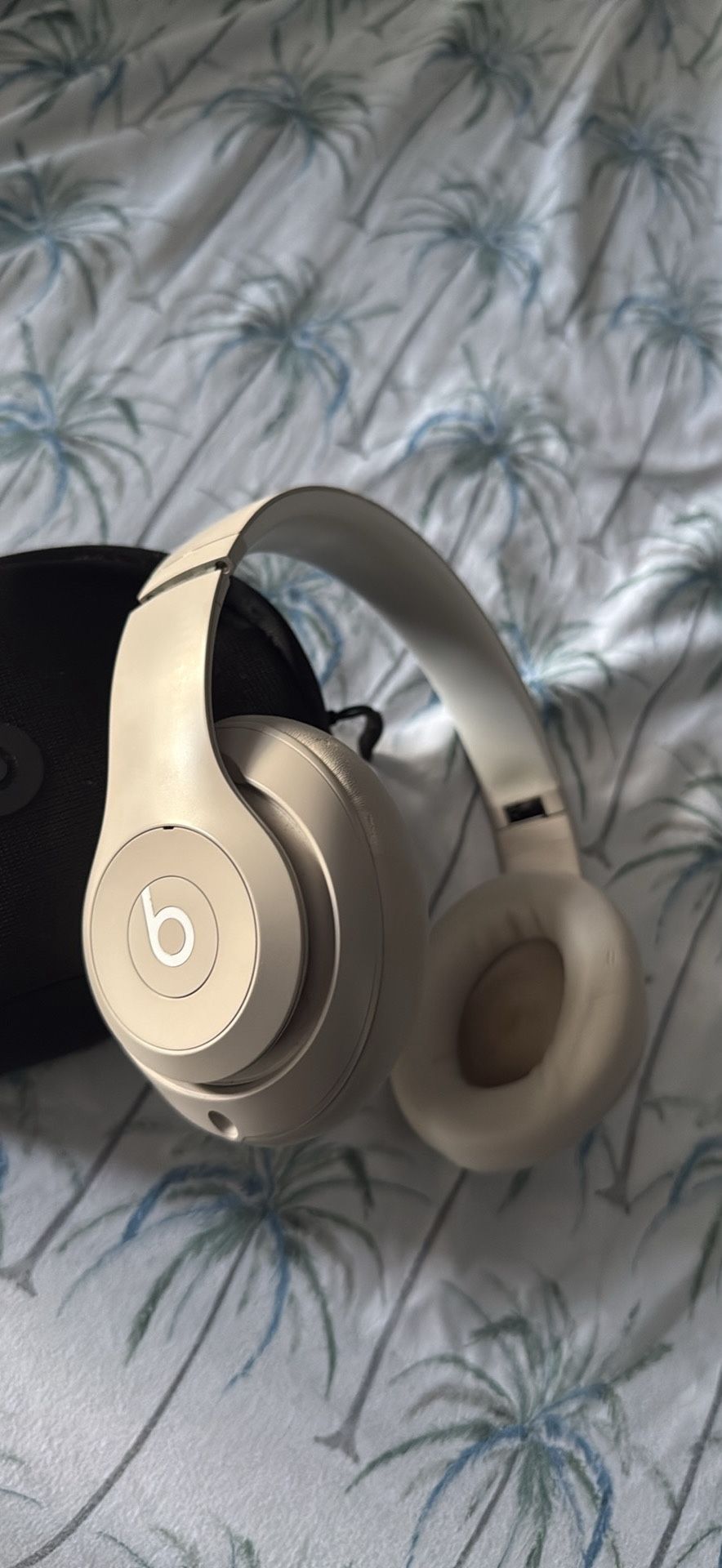 Beats Studio Pro Sandstone (Price Negotiable)