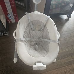 Graco Swing with Removable Rocker