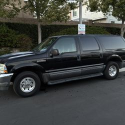 2002 Ford Excursion 7.3L Turbo Diesel - Fits 8 people - Really Nice SUV!