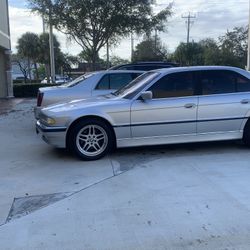 2001 BMW 740i