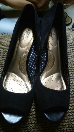 Women's dress shoes