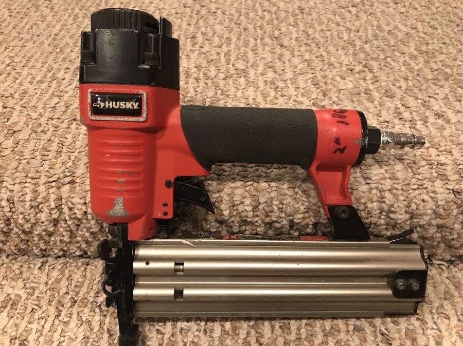 Black & Decker and Husky Pneumatic Brad Nailer - Roller Auctions