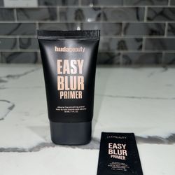 Huda Beauty Easy Blur Matte Primer