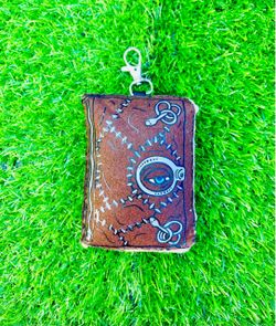 Halloween Hocus pocus book plushy keychain